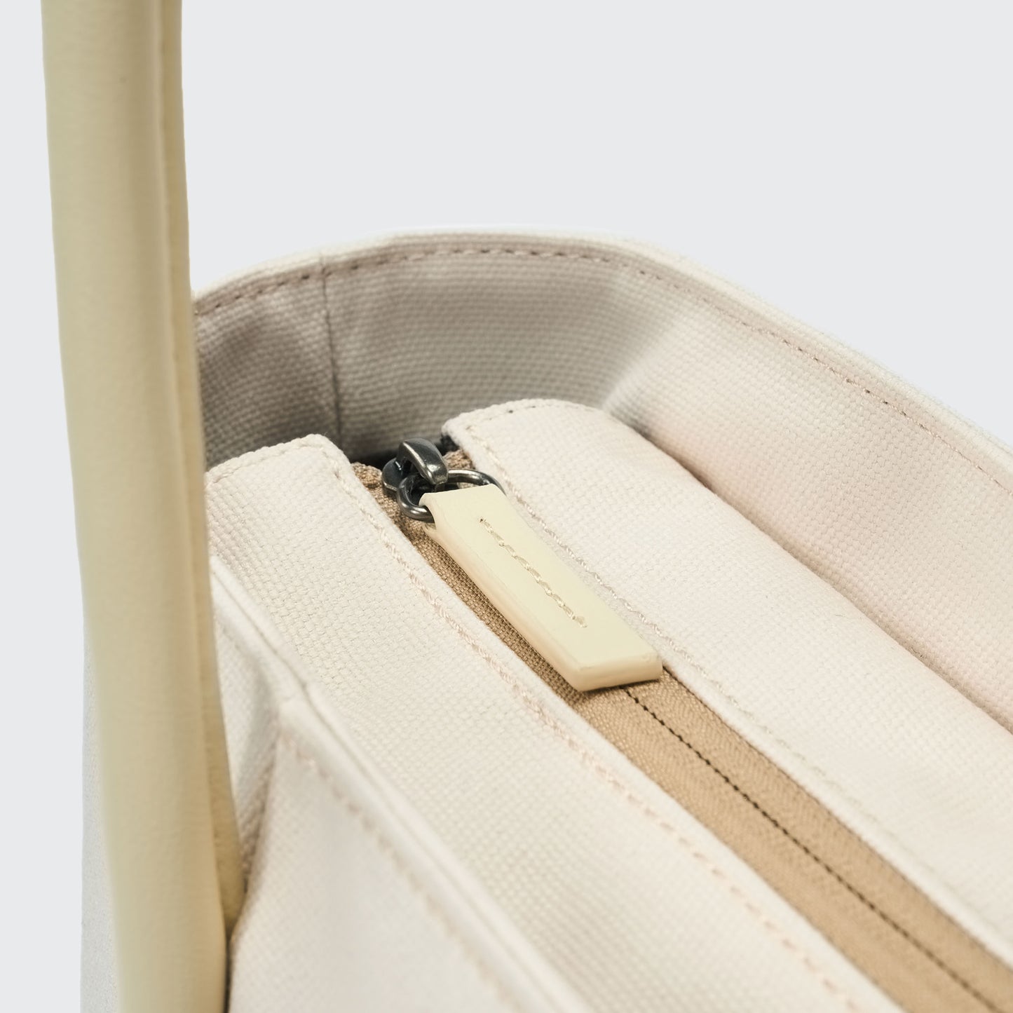 Club Tote (Beige)