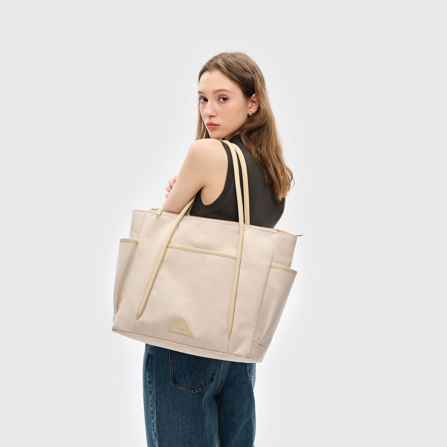 Club Tote (Beige)