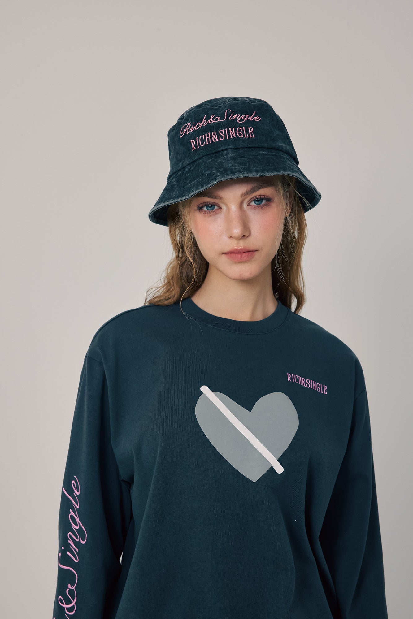 R&S Crush Bucket Hat