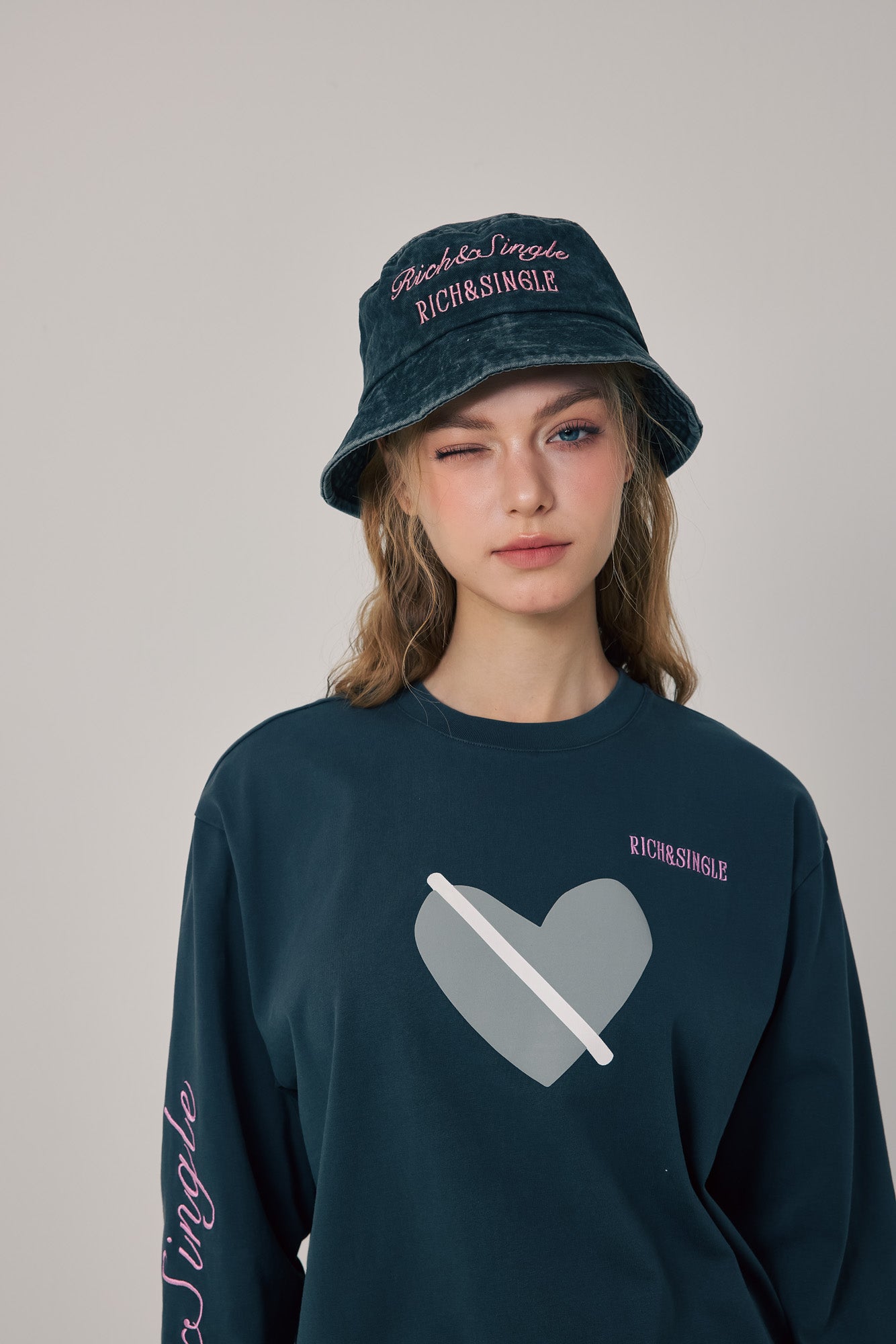 R&S Crush Bucket Hat
