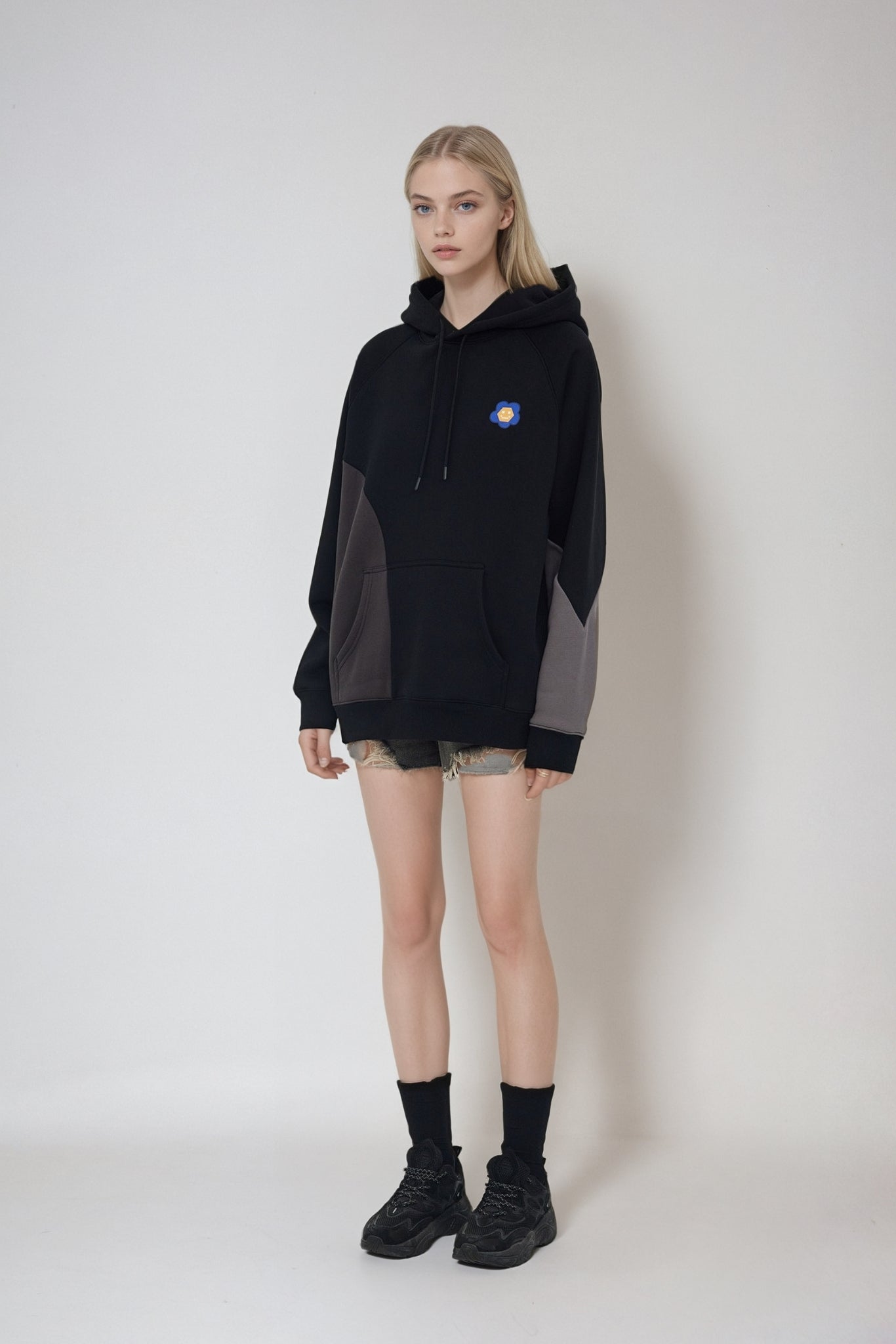 Amoo Luna Hoodie Black