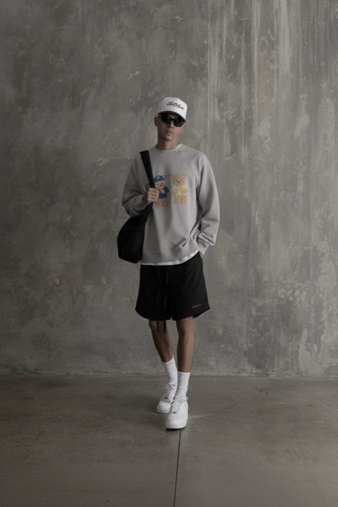 Amoo Tennis Bear Men’s Sweatshirt